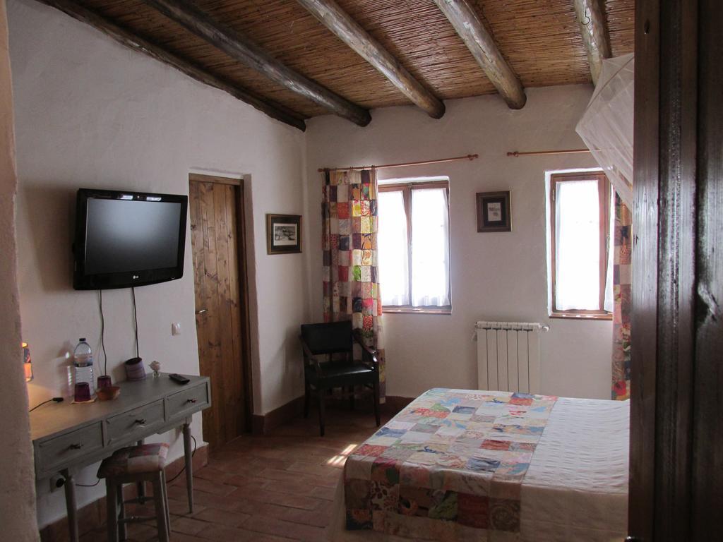 Quinta Dos Valados Bed & Breakfast Querenca Bagian luar foto